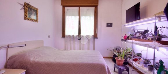 2 rooms Apartment in Reggio Emilia, Italy No. 2419 5