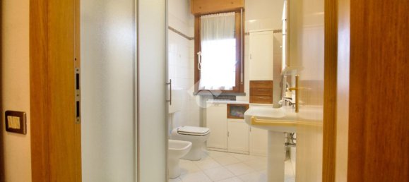 2 rooms Apartment in Reggio Emilia, Italy No. 2419 32