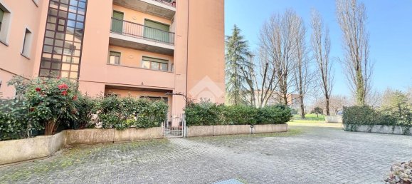 2 rooms Apartment in Reggio Emilia, Italy No. 2419 37