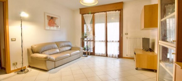 2 rooms Apartment in Reggio Emilia, Italy No. 2419 8