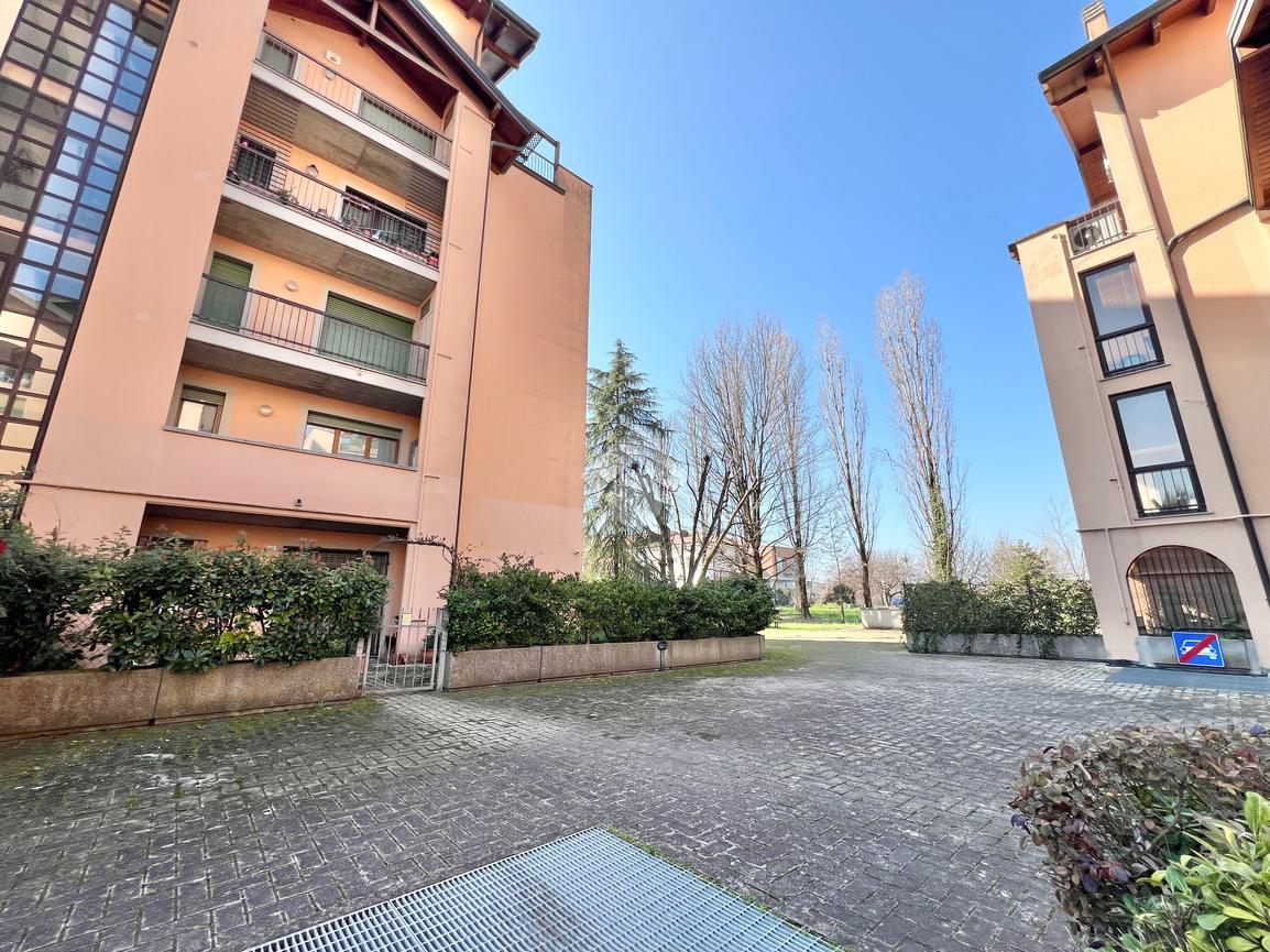 2 rooms Apartment in Reggio Emilia, Italy No. 2419