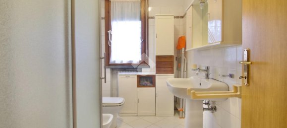 2 rooms Apartment in Reggio Emilia, Italy No. 2419 35