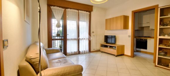 2 rooms Apartment in Reggio Emilia, Italy No. 2419 11