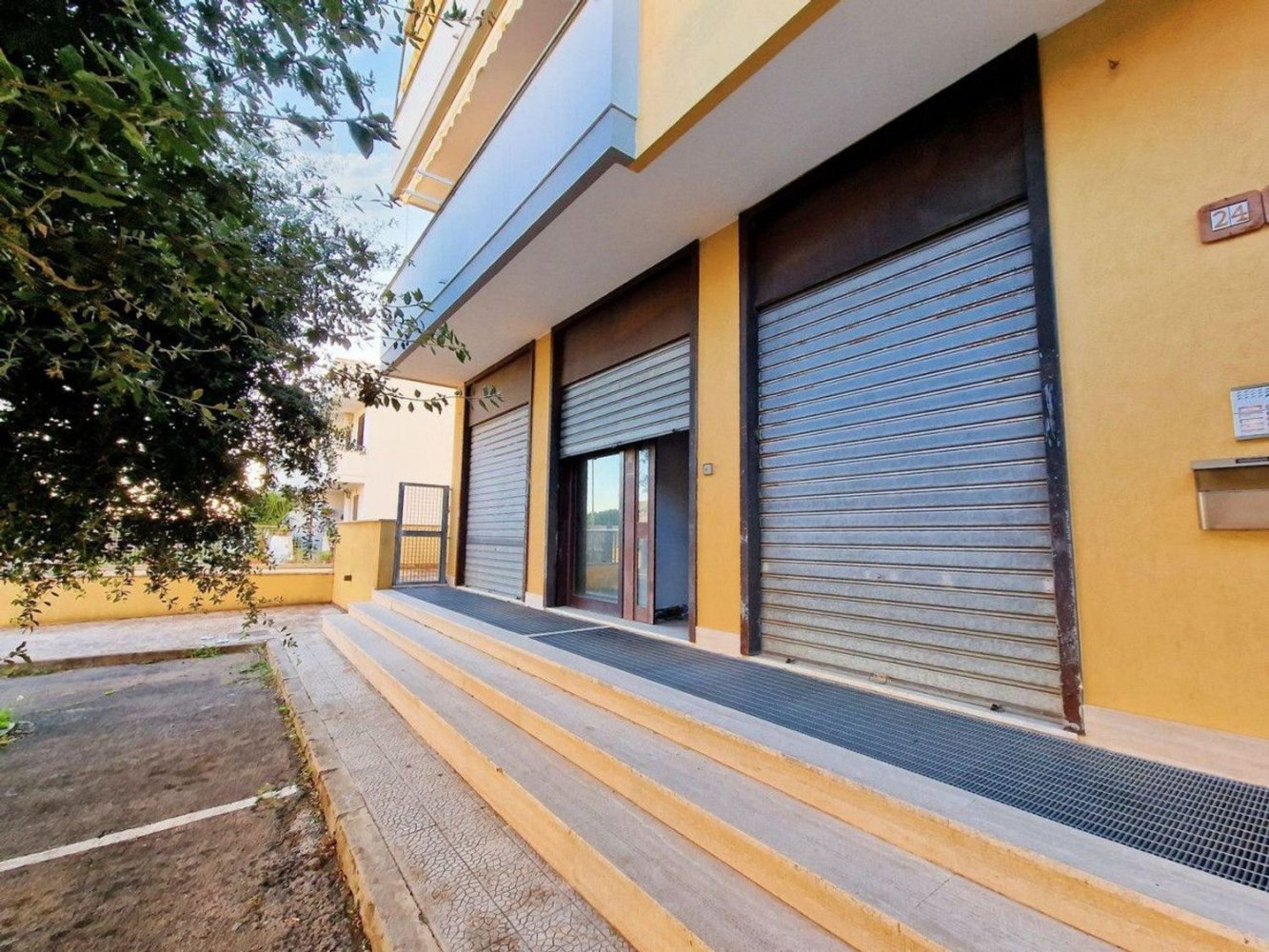 Propiedad comercial en San Pietro in Lama, Italy 120 m² No. 374904