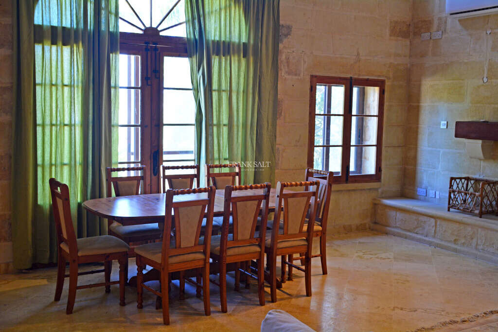 3 bedrooms Farm in Mosta, Malta No. 3378