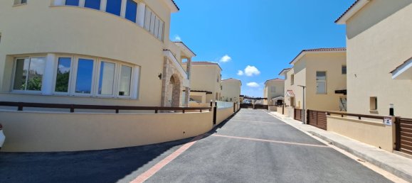 Casa de 3 dormitorios en Kissonerga, Cyprus No. 9595 9