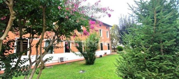 5 rooms Commercial property in Parma, Italy No. 332584 5