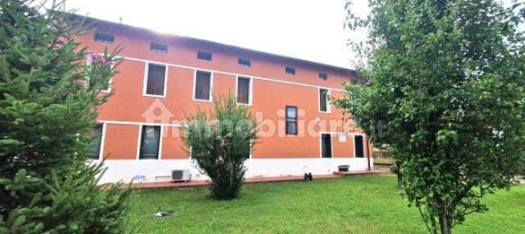 5 rooms Commercial property in Parma, Italy No. 332584 4