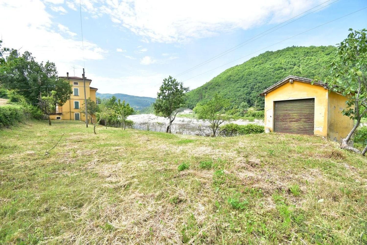 Villa de 5 habitaciónes en Calestano, Italy No. 212877