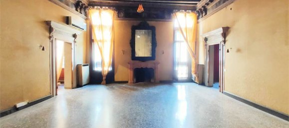 14 rooms Building in Venice, Italy No. 20307 34