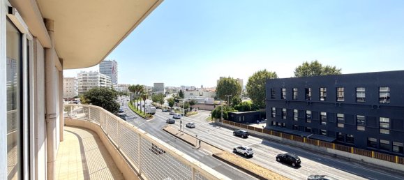 3 Schlafzimmer Wohnung in Toulon, France, Nr. 339733 4