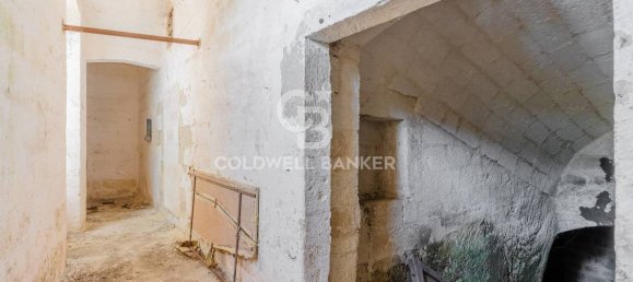 5 bedrooms House in Poggiardo, Italy No. 375820 19