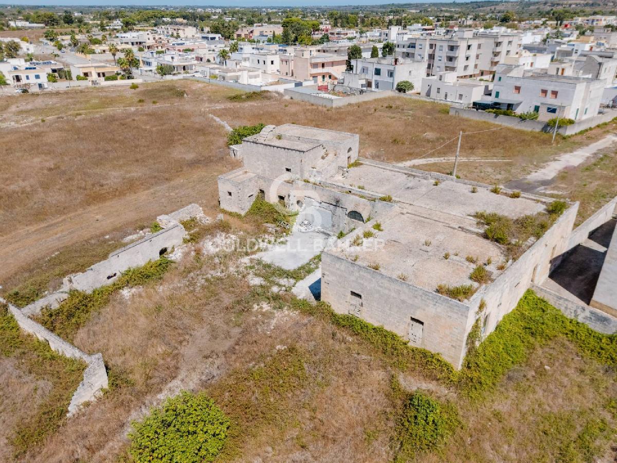 5 bedrooms House in Poggiardo, Italy No. 375820