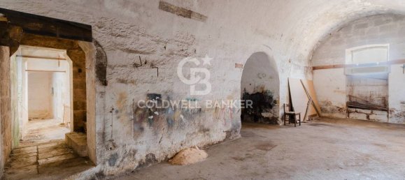 5 bedrooms House in Poggiardo, Italy No. 375820 4