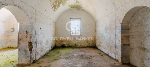 5 bedrooms House in Poggiardo, Italy No. 375820 15