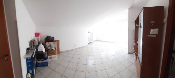 2 Schlafzimmer Wohnung in Sant'Angelo Lodigiano, Italy, Nr. 364623 3