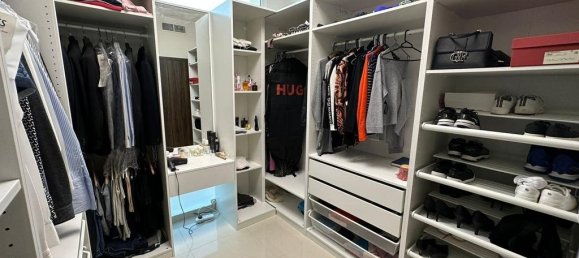 5 bedrooms Townhouse in DAMAC Hills (Akoya by DAMAC), UAE No. 8298 8