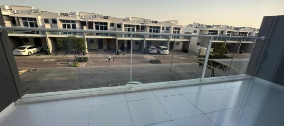 5 bedrooms Townhouse in DAMAC Hills (Akoya by DAMAC), UAE No. 8298 4