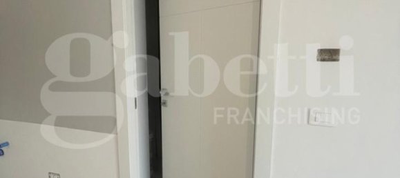 3 rooms Apartment in Oristano, Italy No. 35406 4