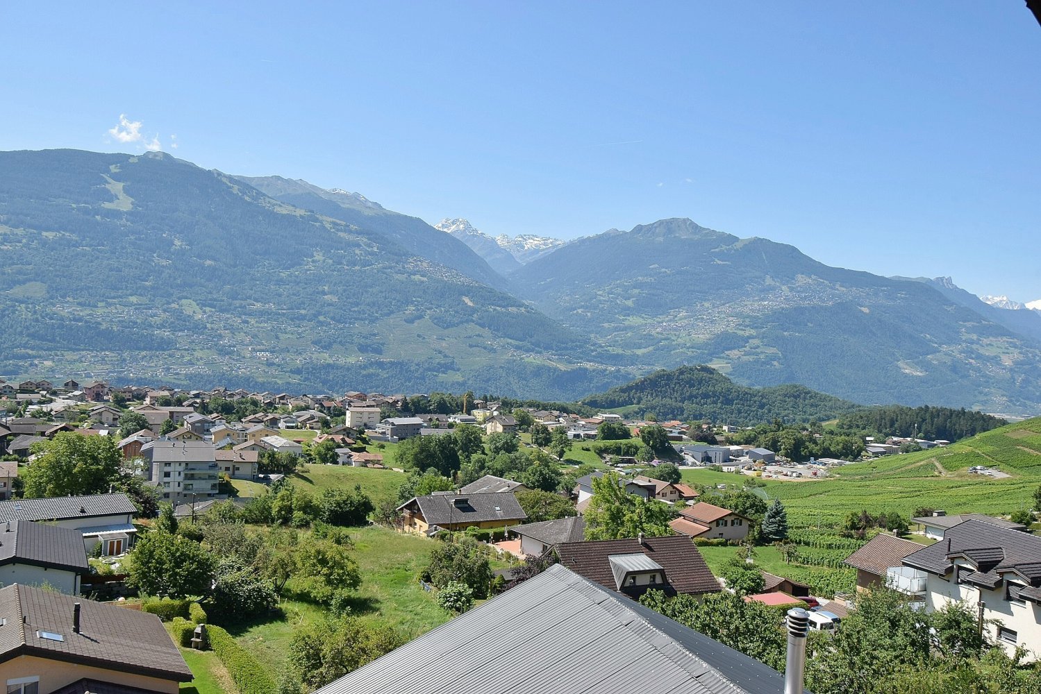 225m² Building in Saviese, Switzerland No. 133