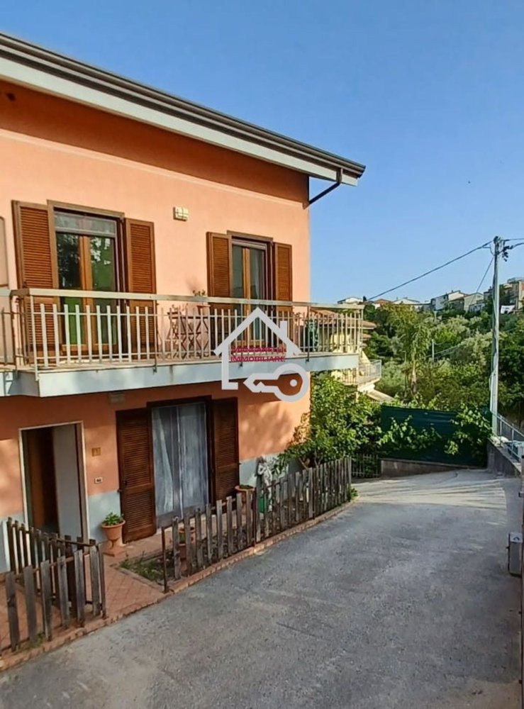 6 rooms House in Prignano Cilento, Italy No. 295820