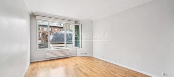 2 bedrooms Apartment in Paris, France No. 128635 2