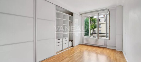 2 bedrooms Apartment in Paris, France No. 128635 7