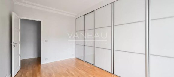 2 bedrooms Apartment in Paris, France No. 128635 9