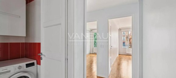 2 bedrooms Apartment in Paris, France No. 128635 10