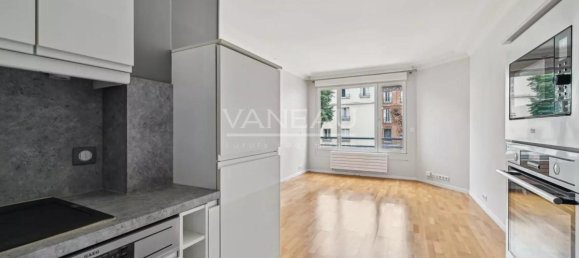 2 bedrooms Apartment in Paris, France No. 128635 5