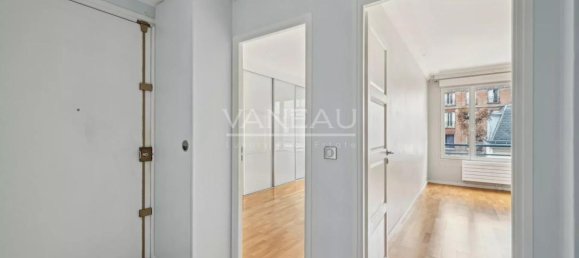 2 bedrooms Apartment in Paris, France No. 128635 12