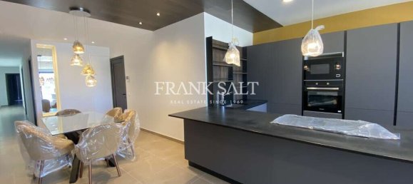 3 bedrooms Penthouse in Balzan, Malta No. 10167 4