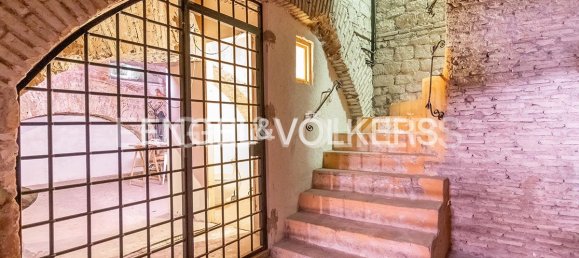 3 rooms Commercial property in Rome, Italy No. 63821 2