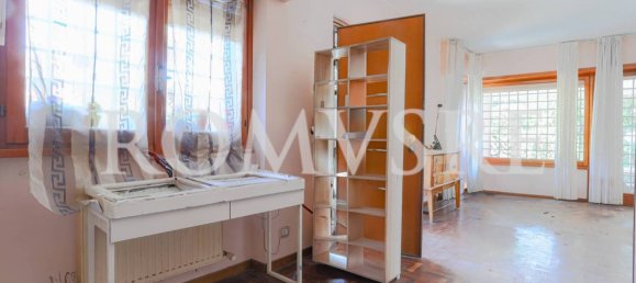 3 Schlafzimmer Villa in Rome, Italy, Nr. 303680 17