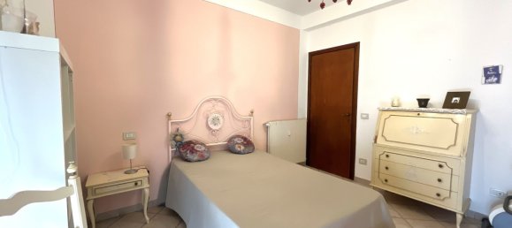 Apartamento de 4 dormitorios en Pontedera, Italy No. 359886 29