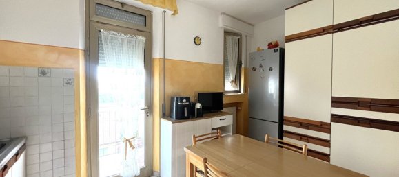 Apartamento de 4 dormitorios en Pontedera, Italy No. 359886 20