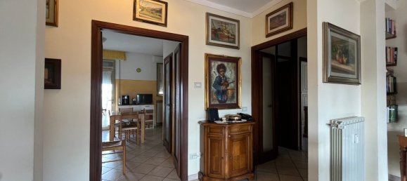 Apartamento de 4 dormitorios en Pontedera, Italy No. 359886 16