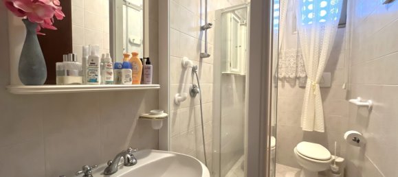 Apartamento de 4 dormitorios en Pontedera, Italy No. 359886 34