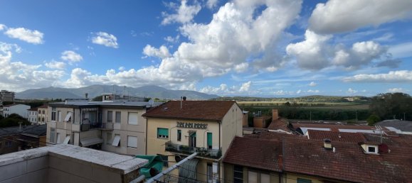 Apartamento de 4 dormitorios en Pontedera, Italy No. 359886 37