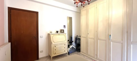 Apartamento de 4 dormitorios en Pontedera, Italy No. 359886 30