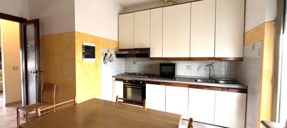 Apartamento de 4 dormitorios en Pontedera, Italy No. 359886 10
