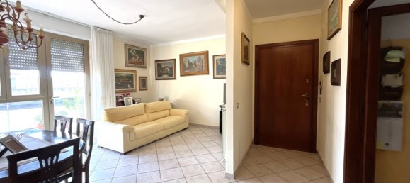 Apartamento de 4 dormitorios en Pontedera, Italy No. 359886 7