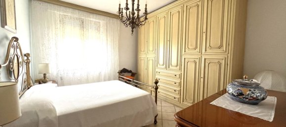 Apartamento de 4 dormitorios en Pontedera, Italy No. 359886 27