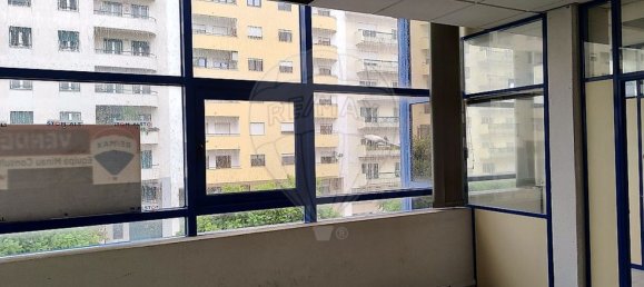 162m² Office in Lisbon, Portugal No. 68346 10