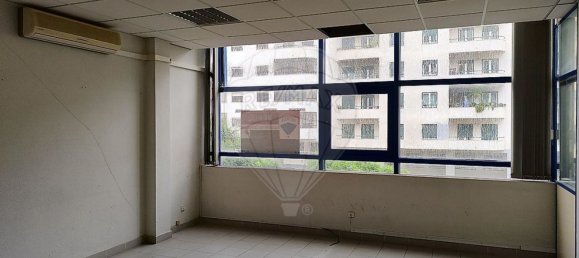 162m² Office in Lisbon, Portugal No. 68346 11