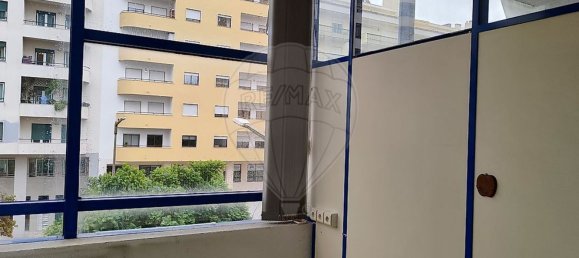 162m² Office in Lisbon, Portugal No. 68346 9