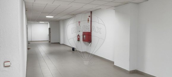 162m² Office in Lisbon, Portugal No. 68346 12