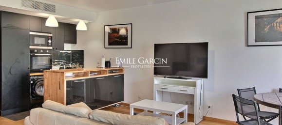 Apartamento de 1 dormitorio en Neuilly-sur-Seine, France No. 188141 3