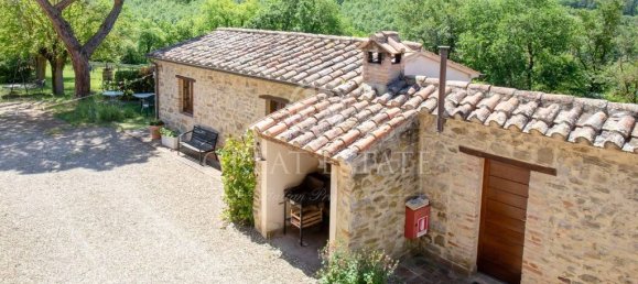 Edificio de 5 habitaciónes en Lisciano Niccone, Italy No. 233385 6