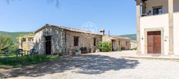 Edificio de 5 habitaciónes en Lisciano Niccone, Italy No. 233385 4